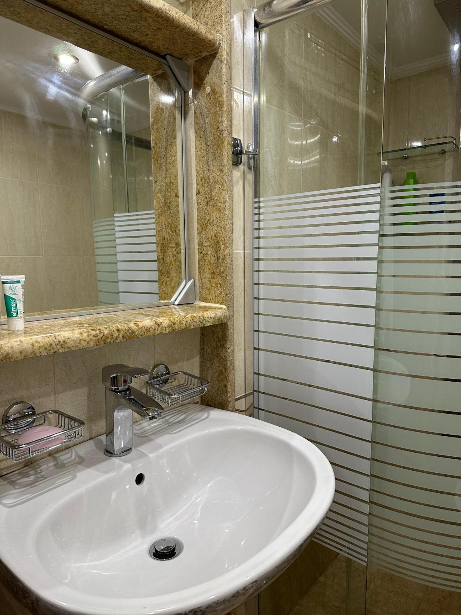 Sea View Apartament. Luxury Area In Durres Beach. Leilighet Eksteriør bilde